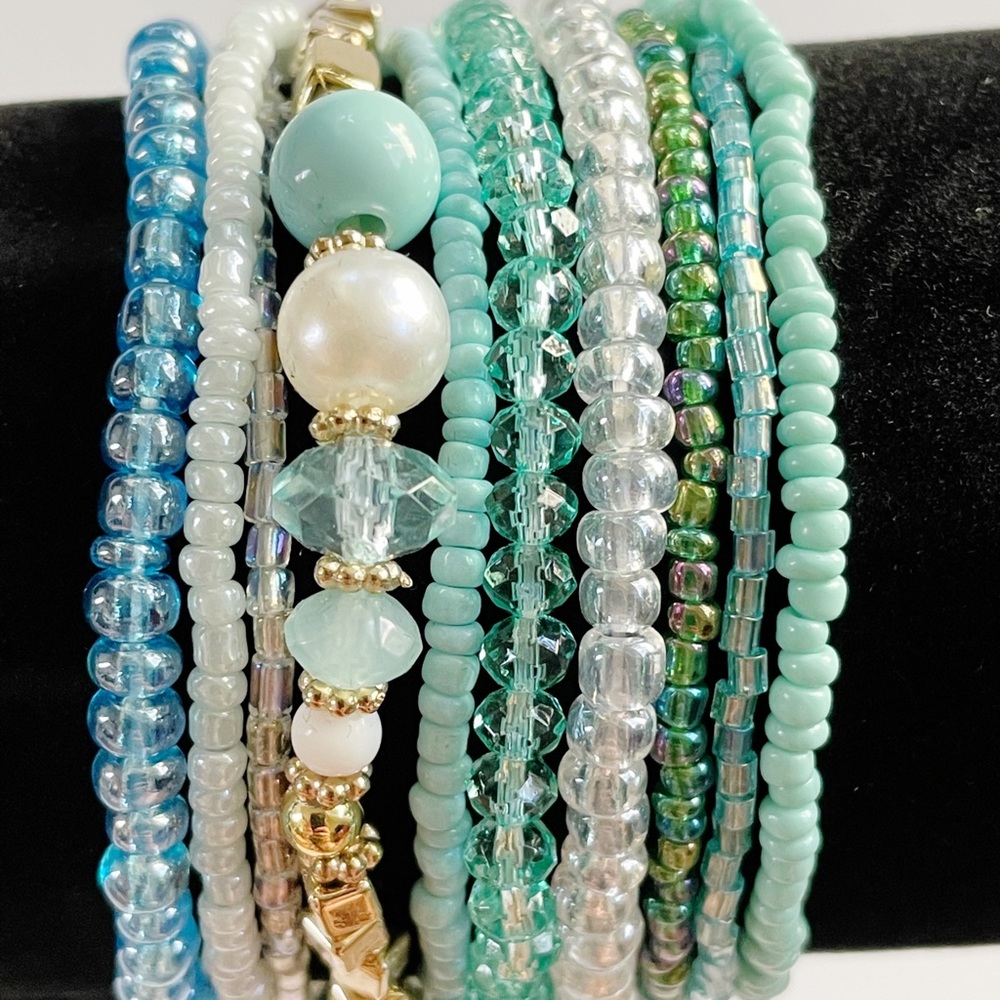 Blue premium stackable beaded bracelets - Picture 2 of 3